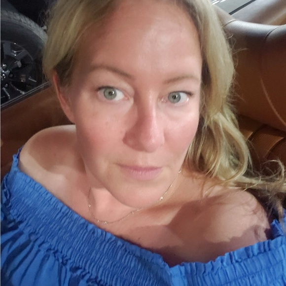 ⚓️Lilly Pulitzer⚓️off the shoulder top - Picture 2 of 7